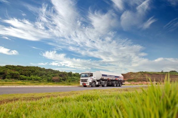 camion citerne transportant du fioul domestique