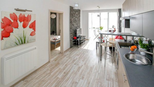 cuisine ouverte sur salon avec un chauffage electrique nouvelle generation