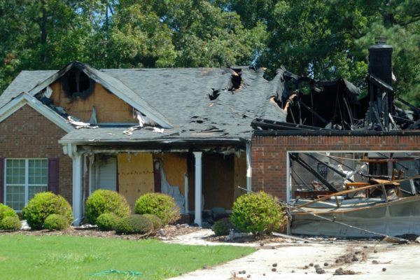 maison apres un incendie